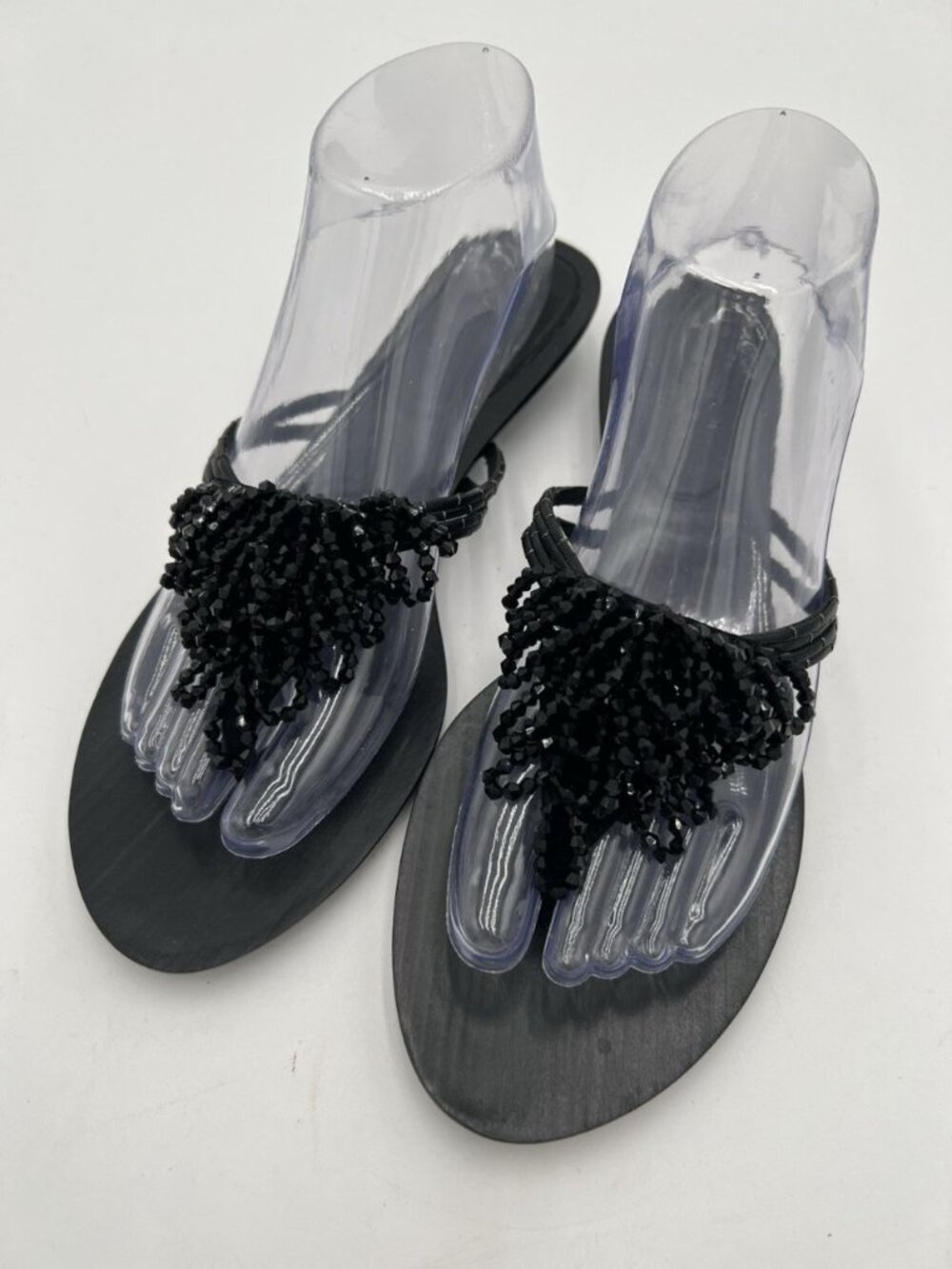 Cole Haan Women’s 8.5 Black Beaded Leather Sandals Kitten Heel Thong Dress Shoes